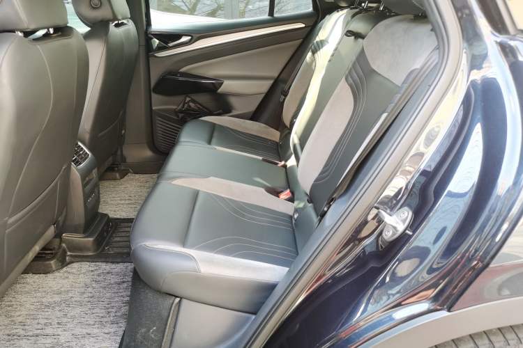 Used Volkswagen ID.4 CROZZ 2021 Long-Range PRO Two-Wheel Drive Version