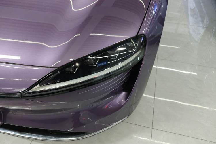 Used Hima Luxeed S7 2025 785 km Ultra