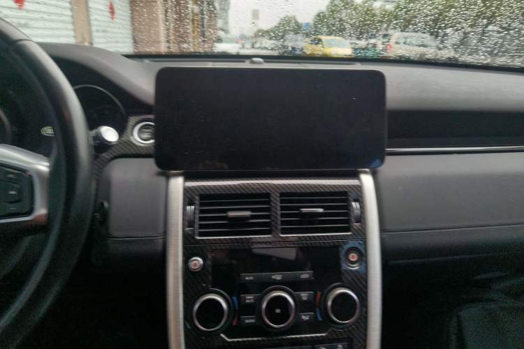 Used Land Rover Discovery Sport 2019 240 PS SE Version China VI Standard
