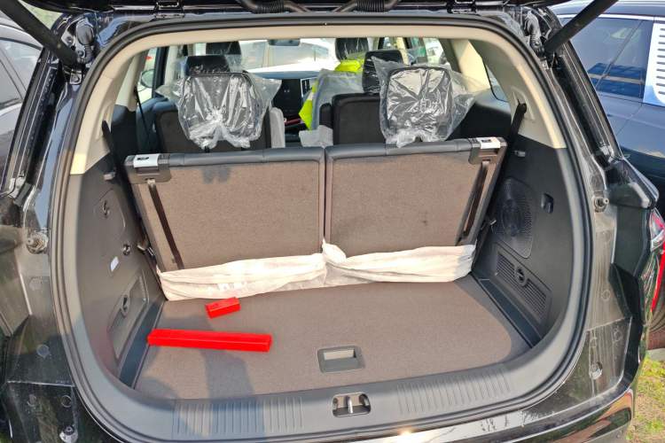 Used Hongqi HS7 PHEV 2025 Model 2.0T PHEV Two-Wheel Drive Qi Xiang Edition 6-Seater