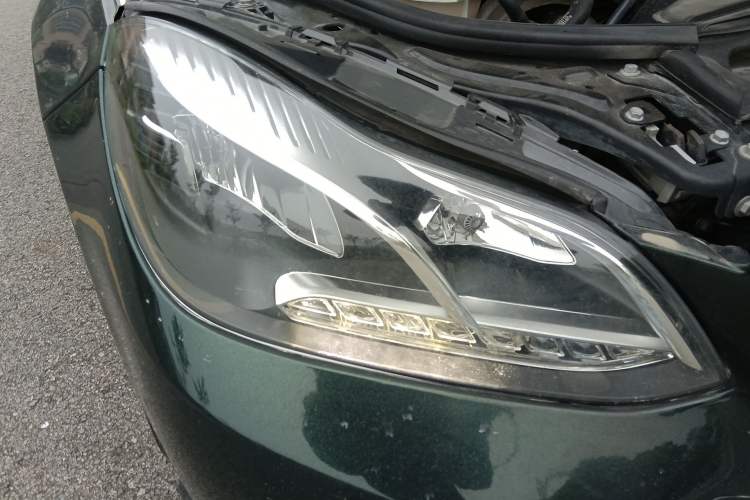 Used Mercedes-Benz E-Class 2015 E 200 L Sport Edition Right Front Headlight