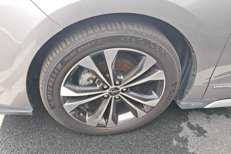 Used Toyota Granvia 2023 2.5L Hybrid Flagship VIP Edition