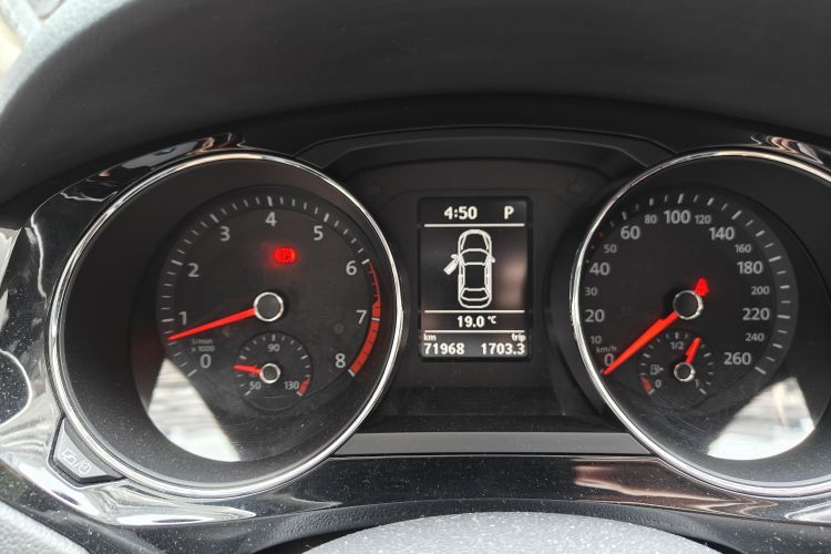 Used Volkswagen Sagitar 2017 180TSI Automatic Luxury Edition Odometer Close Up