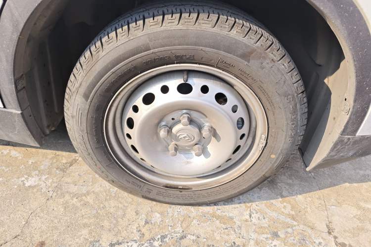 Used SAIC MAXUS EV30 2023 Pure-Electric Smart Logistics Expert with Long Wheelbase Guoxuan
