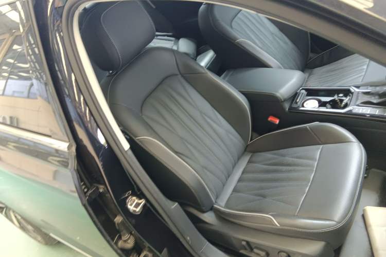 Used Volkswagen Passat 2022 330TSI Luxury Edition Right Front Seat