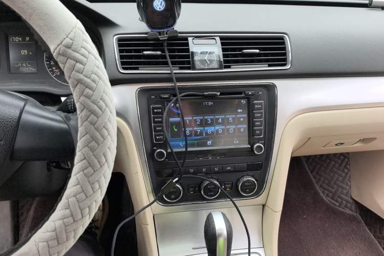 Used Volkswagen Passat 2011 1.8TSI Automatic Prestige Edition Audio And AC Panel