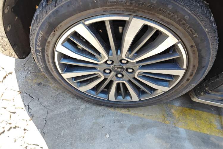 Used Ford Edge 2021 PLUS EcoBoost 245 Two-Wheel-Drive Titanium 7-Seater