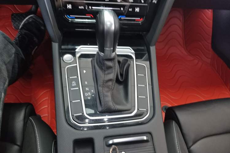 Used Volkswagen Magotan 2020 330TSI DSG Luxury Edition Gear Lever