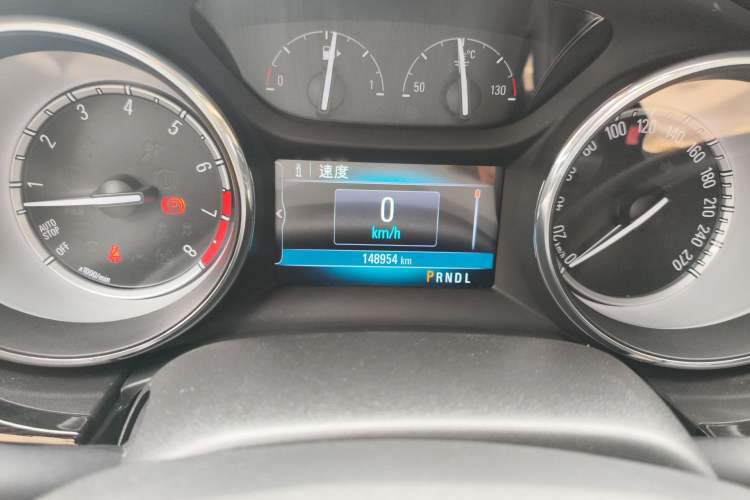 Used Buick Verano 2015 Sedan 20T Dual-Clutch Leading Model Odometer Close Up