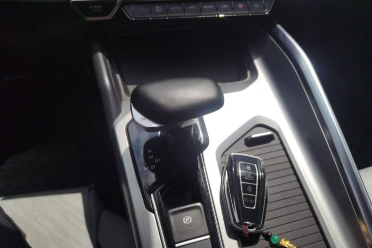 Used Geely Auto Preface 2021 Revised Version 2.0TD Luxury Edition Gear Lever