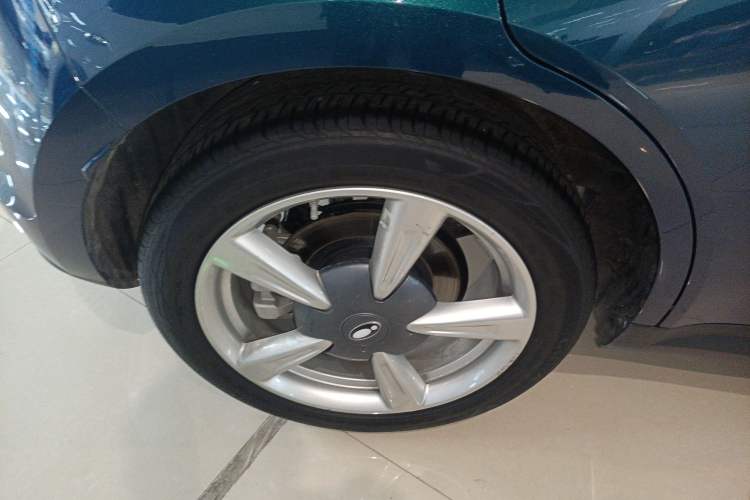 Used ORA Good Cat 2022 400km Standard Range Premium Version Lithium-Ion Battery Right Rear Wheel Hub