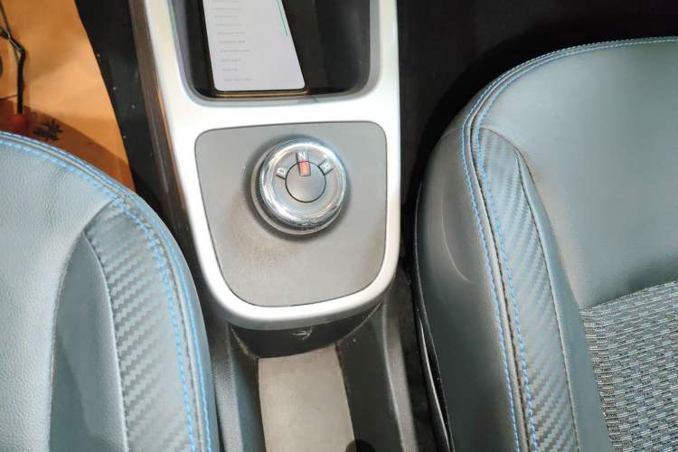 Used Venucia e30 2020 Elite Version Gear Lever