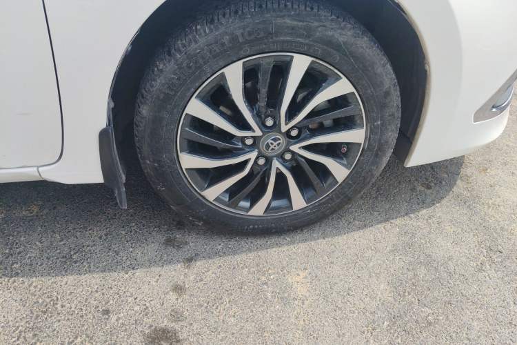 Used Toyota Corolla 2016 Dual-Engine 1.8L E-CVT Elite Edition