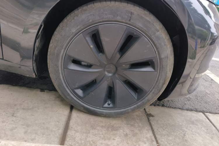 Used Tesla Model 3 2023 Long-Range All-Wheel-Drive Version

