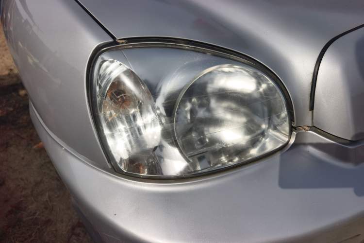 Used Huatai Santa Fe Classic 2012 2.0L Gasoline Manual Two-Wheel Drive with Sunroof Right Front Headlight