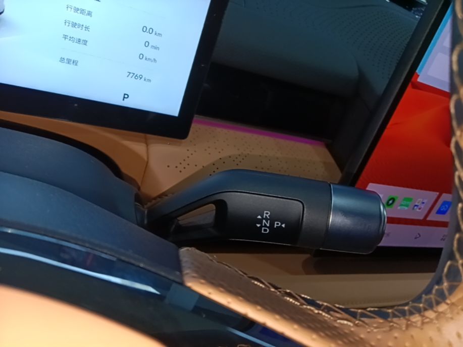 Geely Galaxy 8 2025 130km EM-P Starship Edition — снимка 16