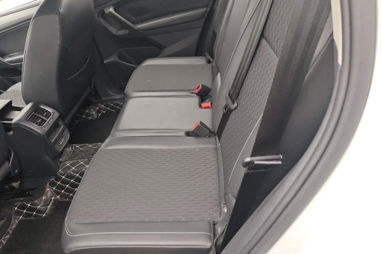 Used Volkswagen Tiguan L 2018 Revised Version 330TSI Automatic Two-Wheel Drive Trendy Edition
