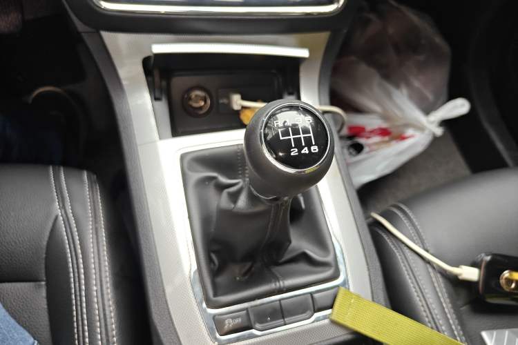 Used Roewe RX5 2020 20T Manual 4G Connect Million Edition
