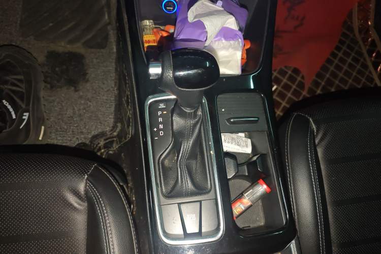 Used Kia K4 2015 1.8L Automatic GLS Special Gear Lever