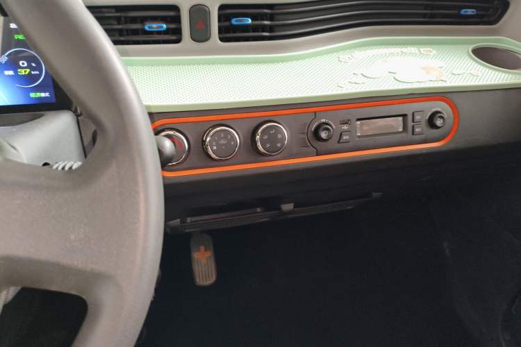 Used Wuling Hongguang MINIEV 2022 Enjoy Edition Lithium Iron Phosphate Audio And AC Panel