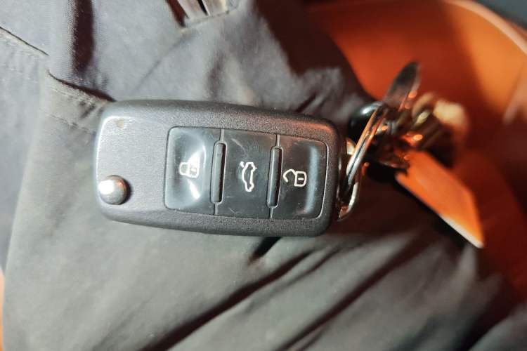 Used Volkswagen Passat 2011 3.0L V6 DSG Flagship Deluxe Edition Vehicle Key