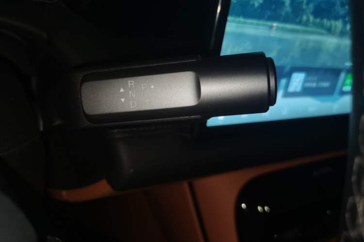 Used AION V 2024 Aion Tyrannosaurus 650 Smart Premium Edition