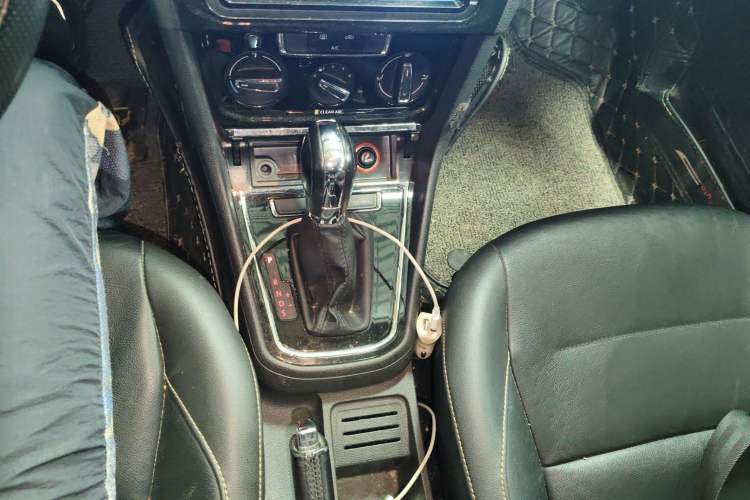 Used Volkswagen Bora 2018 1.5L Automatic Comfort Model Gear Lever