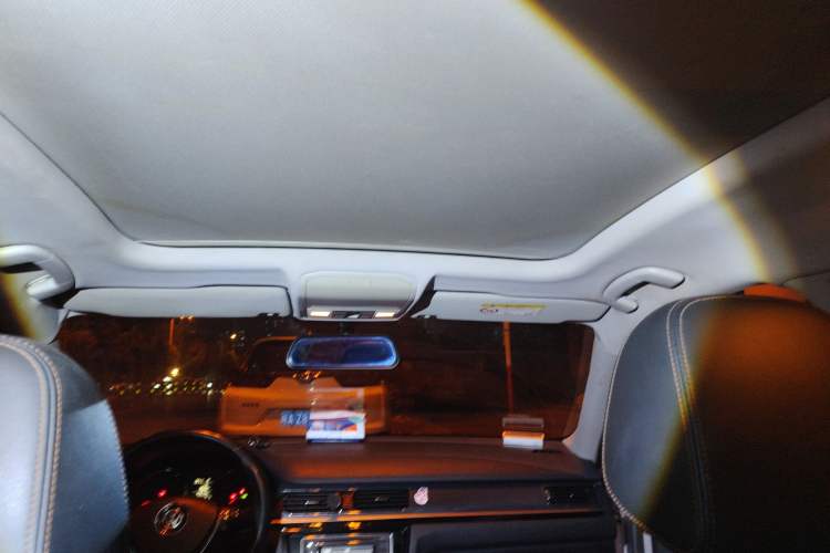 Used Volkswagen C-TREK 2017 230TSI DSG Luxury Model
