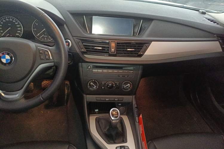 Used BMW X1 2014 sDrive18i manual model
