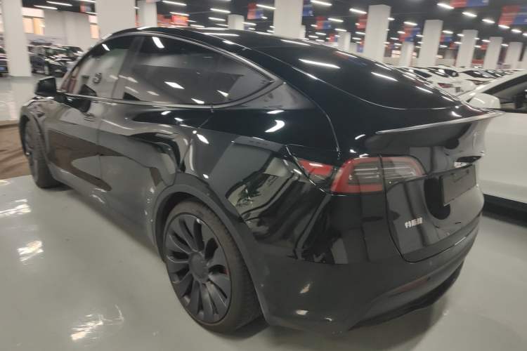 Used Tesla Model Y 2023 High-Performance All-Wheel-Drive Version