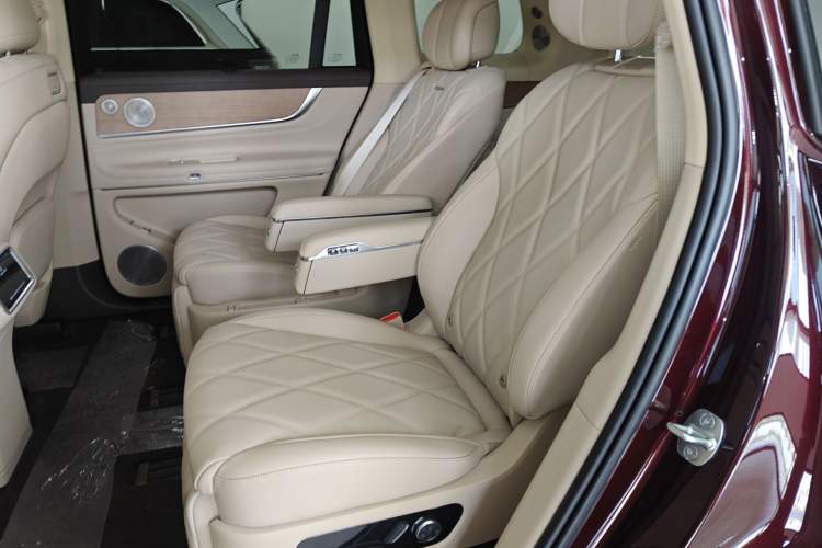 Used Hima AITO M9 2025 Extended-Range Ultra Version 52 kWh 6-Seater Left Rear Seat