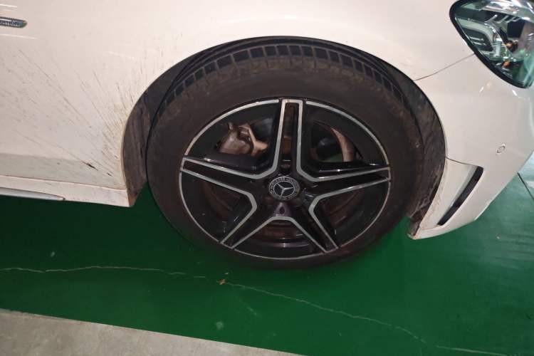 Used Mercedes-Benz C-Class 2021 C 260 L Sport Edition Star Collection Right Front Wheel Hub