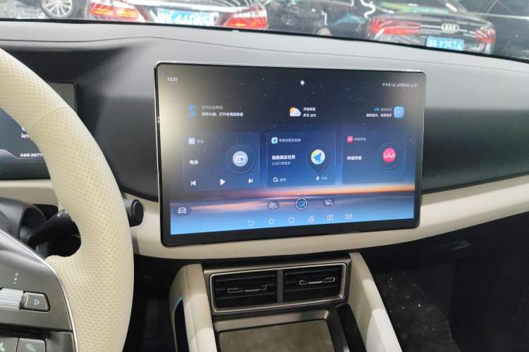 Used BYD Yuan UP 2024 401KM Beyond Edition Audio And AC Panel