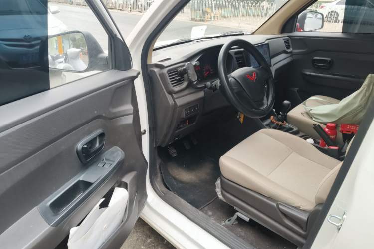 Used Wuling Hongguang V 2022 1.5L Jingqu Edition Electric-Assist LAR
