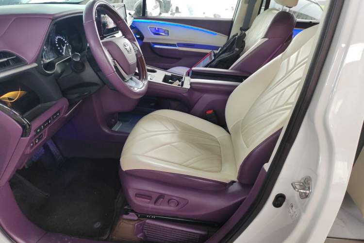 Used Toyota Granvia 2024 2.5L Hybrid Comfort Edition