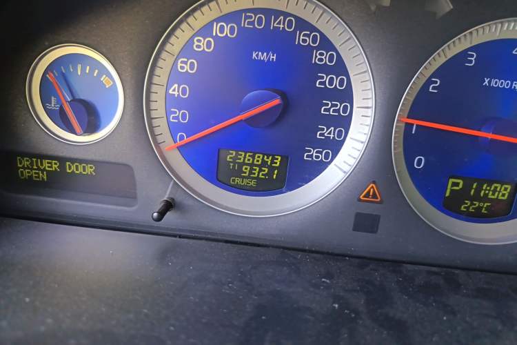 Used Volvo XC90 2011 2.5T Nordic-style Sport Edition Odometer Close Up