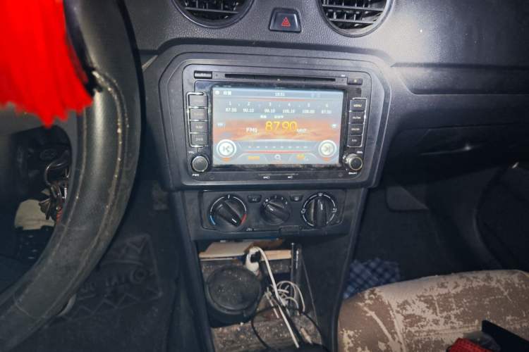 Used Volkswagen Jetta 2015 Zhuihui Edition 1.4L Manual Fashion Model Audio And AC Panel