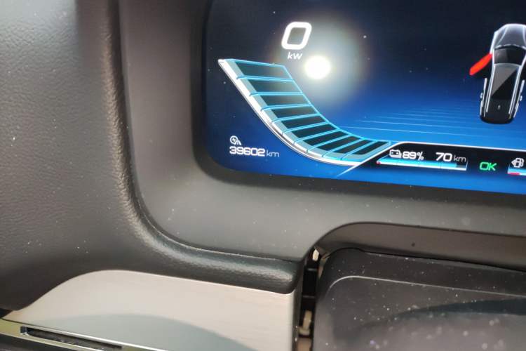 Used BYD Tang New Energy 2018 DM 2.0T All-Wheel Drive Smart Connectivity Luxury Model 7 Seats China V Emission Standard
