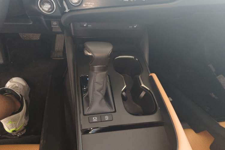 Used Lexus ES 2023 200 Excellence Edition
