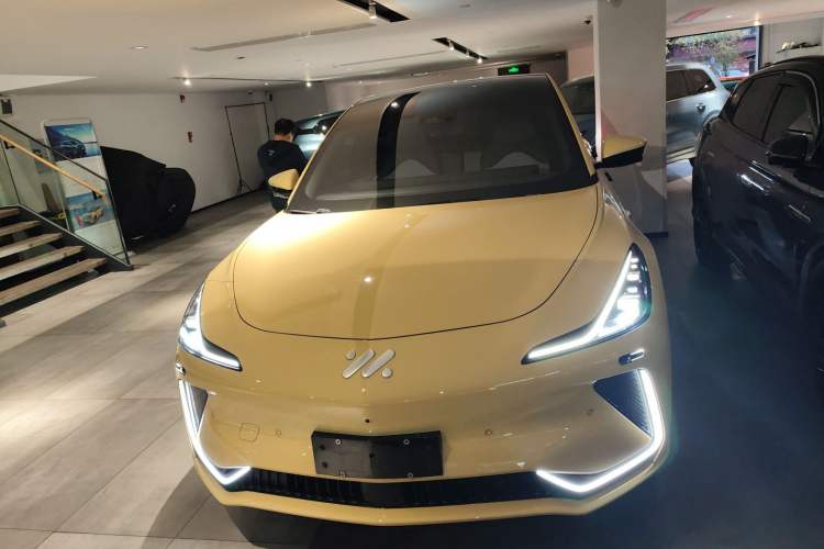 Used IM LS7 2023 90 kWh Elite Rear-Drive Version
