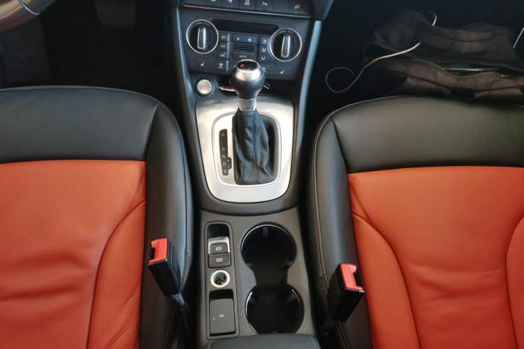 Used Audi Q3 2016 40 TFSI quattro all-wheel drive style model Gear Lever