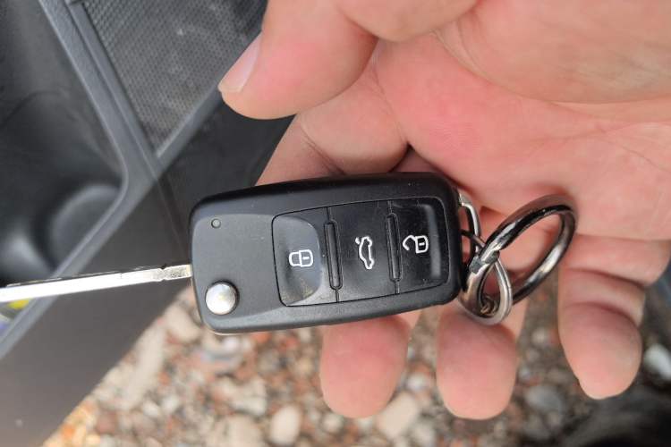 Used Volkswagen Lavida 2013 Restyled Classic 1.6L Manual Comfort Edition Vehicle Key