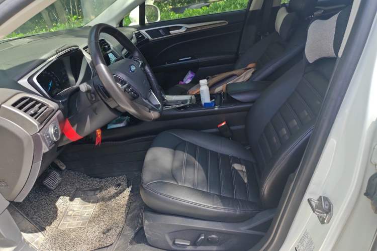 Used Ford Mondeo 2013 2.0L GTDi 200 Luxury Model Left Front Seat