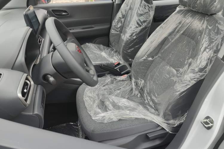 Used Wuling Hongguang New Energy 2024 All-Electric Model 300KM Standard Version Left Front Seat