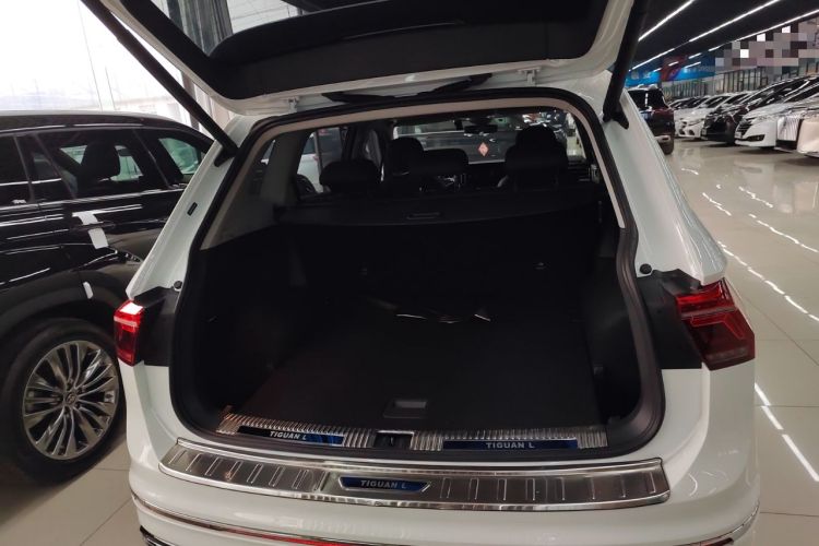 Used Volkswagen Tiguan L 2023 330TSI Automatic Two-Wheel Drive R-Line Enjoyment Edition
