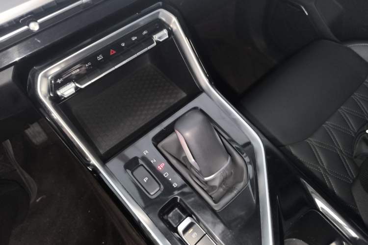 Used Wuling Asta 2022 2.0L DHT Electric-Speed Version