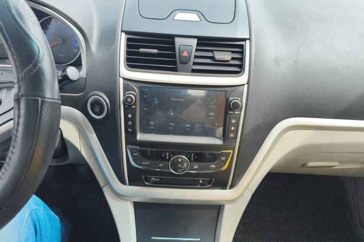 Used Geely Auto Emgrand 2016 Sedan 1.5L Manual Luxury Model
