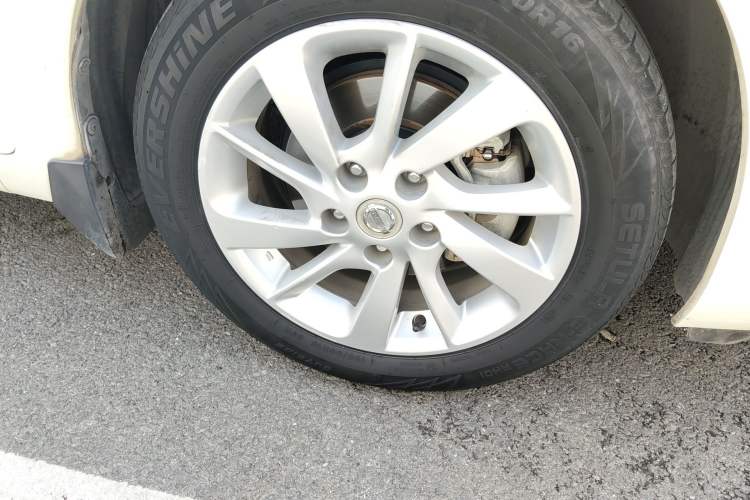 Used Nissan Tiida 2016 1.6L CVT Cool Dynamic Edition