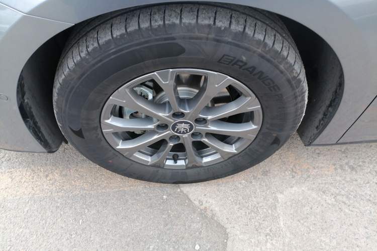 Used BYD Qin L 2025 DM-i Smart Drive 80KM Leading Model Left Front Wheel Hub