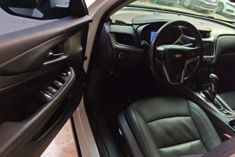 Used Chevrolet Malibu 2018 530T Automatic Luxury Edition Driver Seat